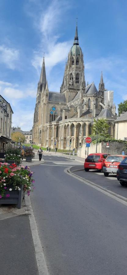 Le P'Tit Croissant Apartamento Bayeux Exterior foto